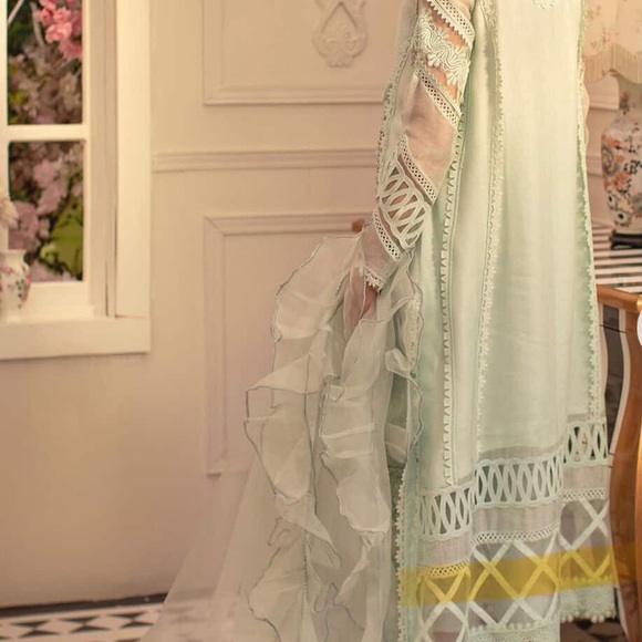 Ansab Jahangir size medium - Picture 4 of 8